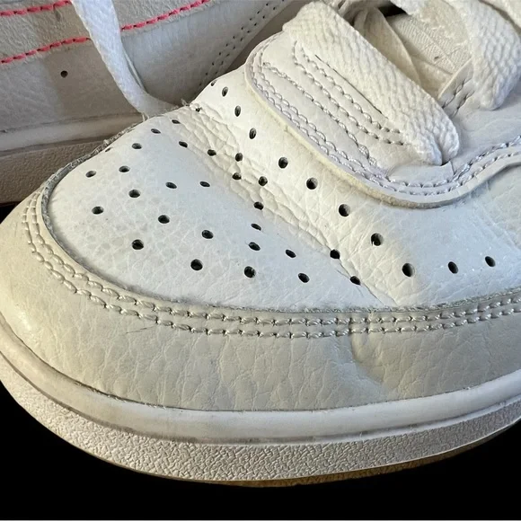 Nike Women's White and Pink Sneakers - Picture 3 of 6